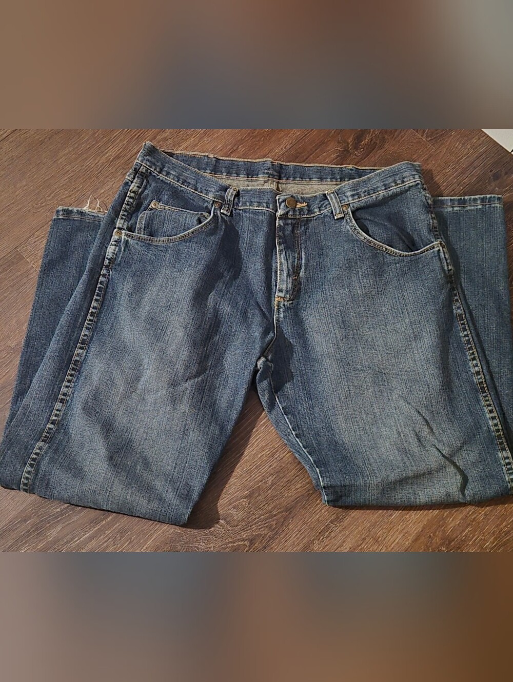 Men's Classic Wrangler Rugged Wear Blue Denim Jeans